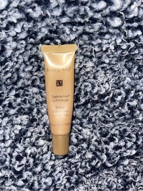 Mary Kay Triple-Action Lip Enhancer — Champagne Nude